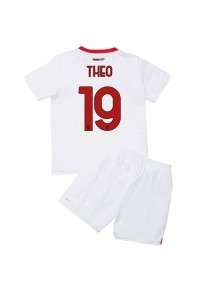AC Milan Theo Hernandez #19 Babytruitje Uit tenue Kind 2022-23 Korte Mouw (+ Korte broeken)